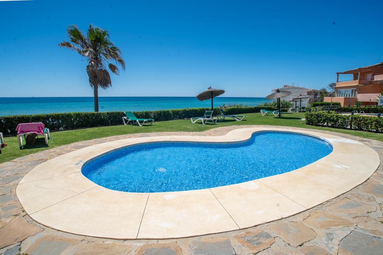 Fantastic Beachfront Apartment Estepona Ngoại thất bức ảnh