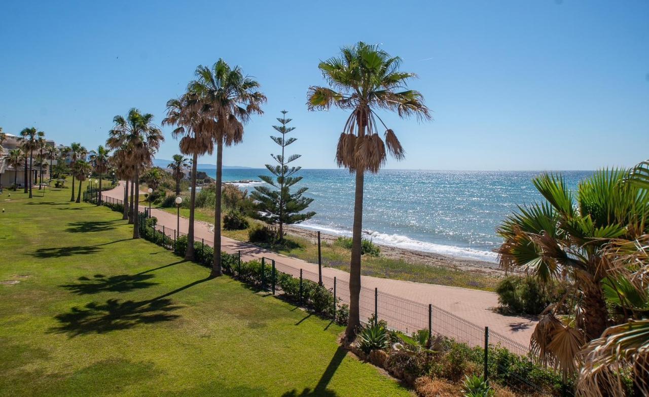 Fantastic Beachfront Apartment Estepona Ngoại thất bức ảnh