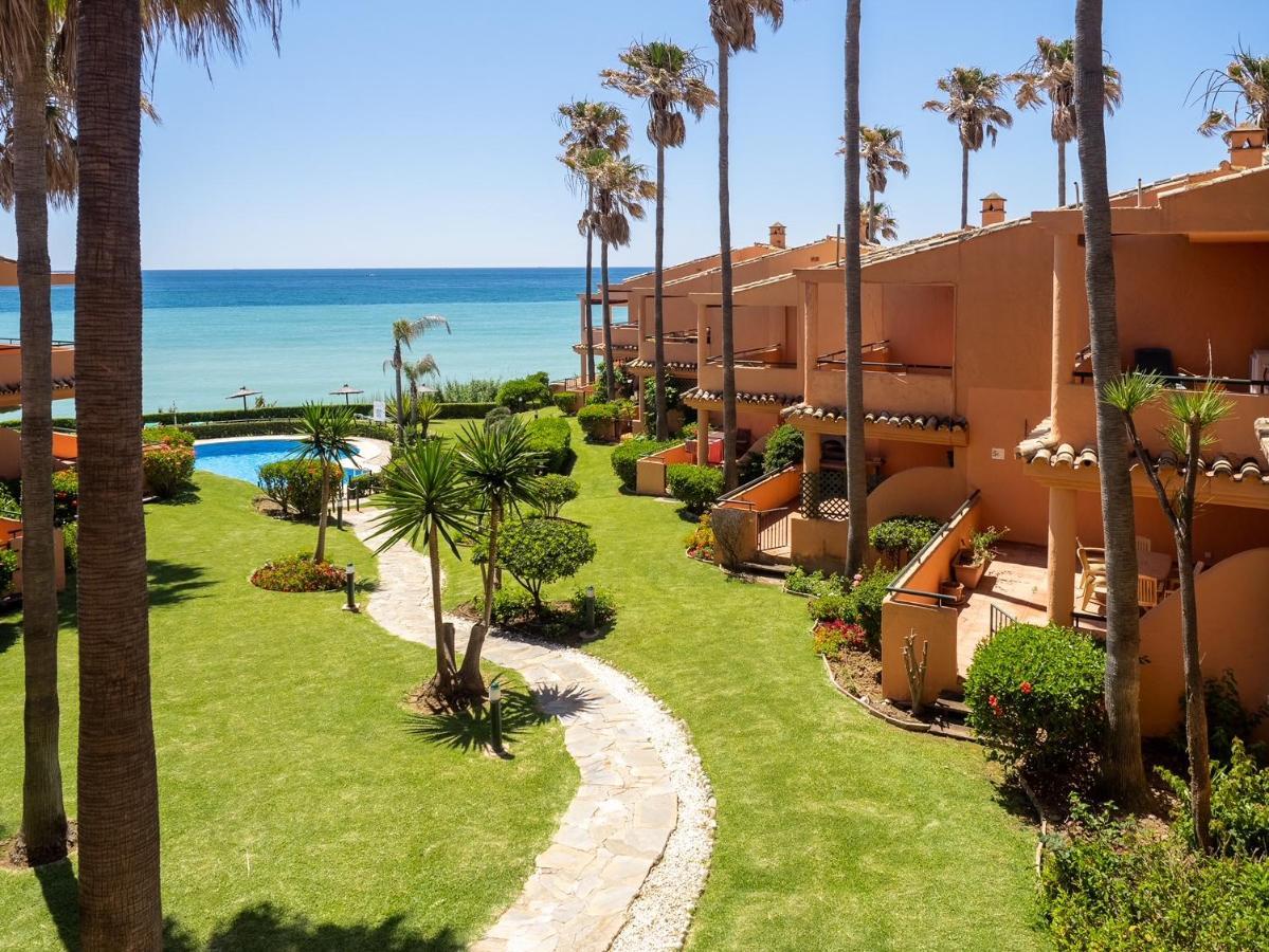Fantastic Beachfront Apartment Estepona Ngoại thất bức ảnh