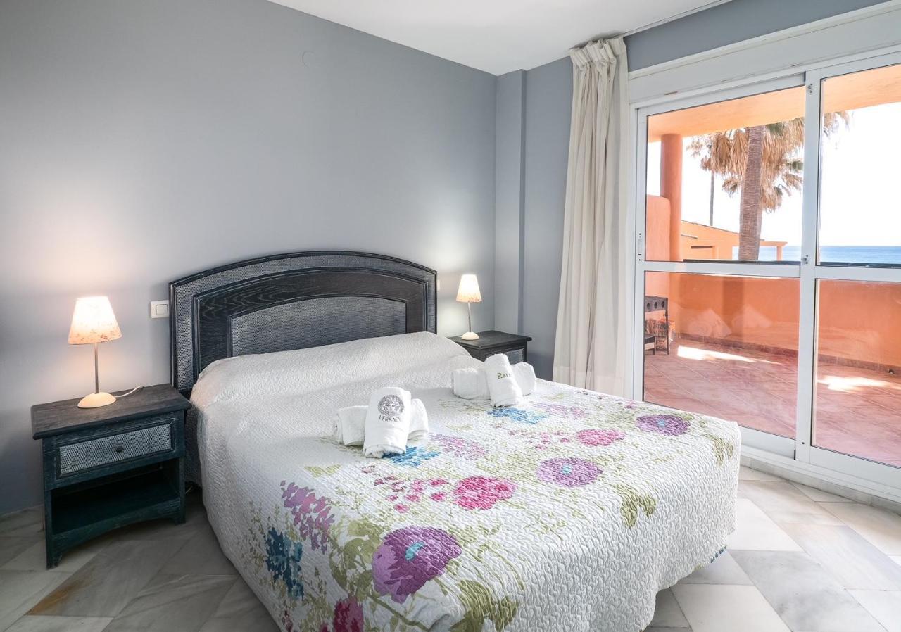Fantastic Beachfront Apartment Estepona Ngoại thất bức ảnh