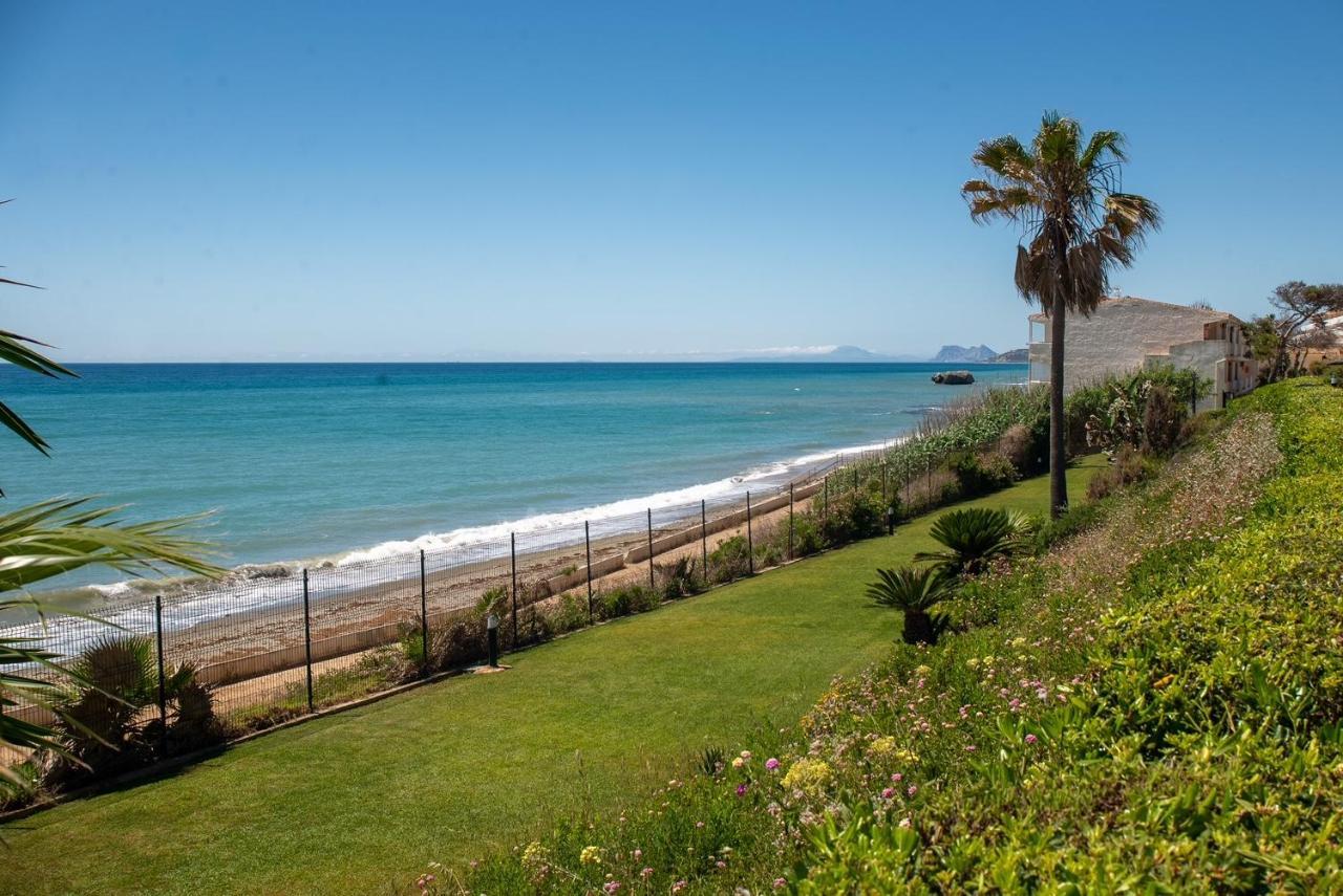 Fantastic Beachfront Apartment Estepona Ngoại thất bức ảnh