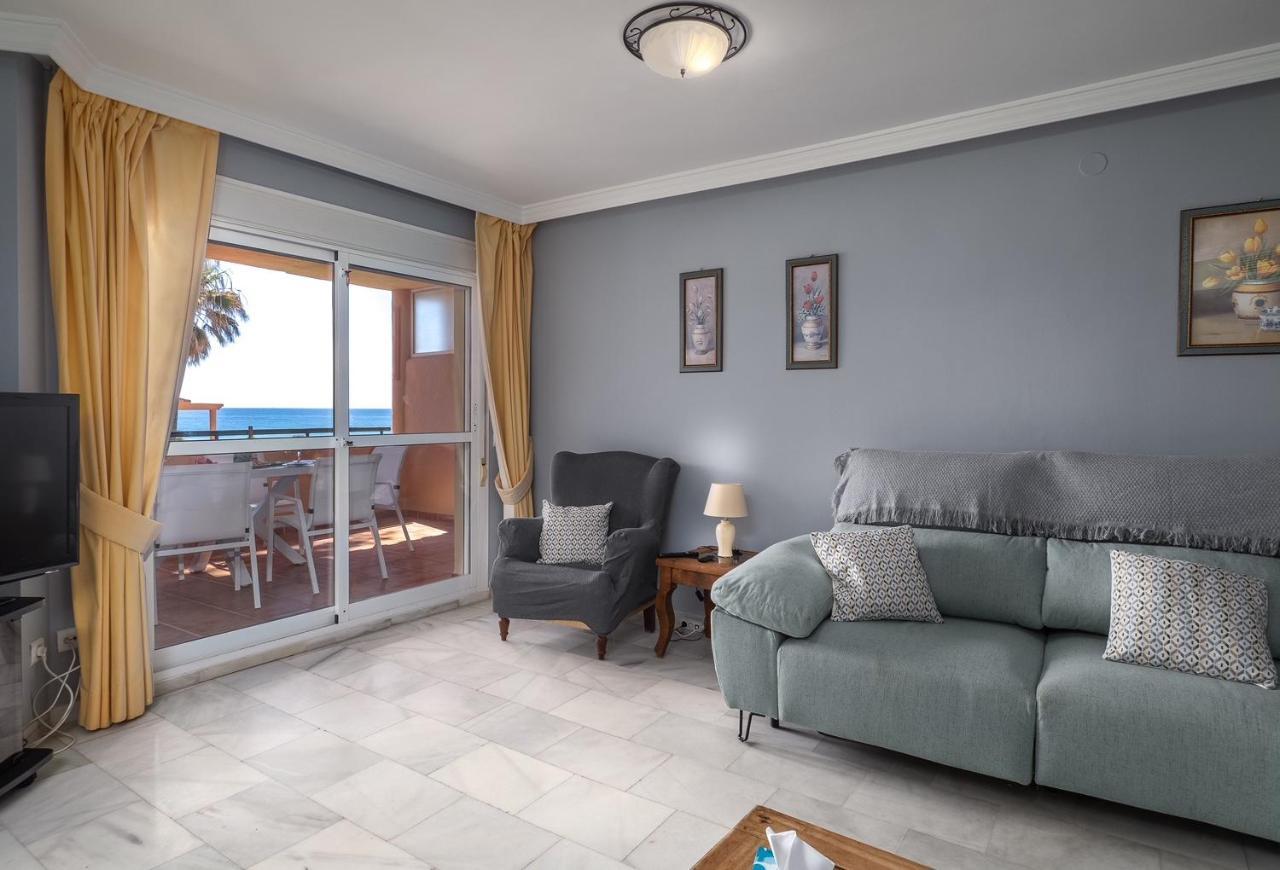 Fantastic Beachfront Apartment Estepona Ngoại thất bức ảnh