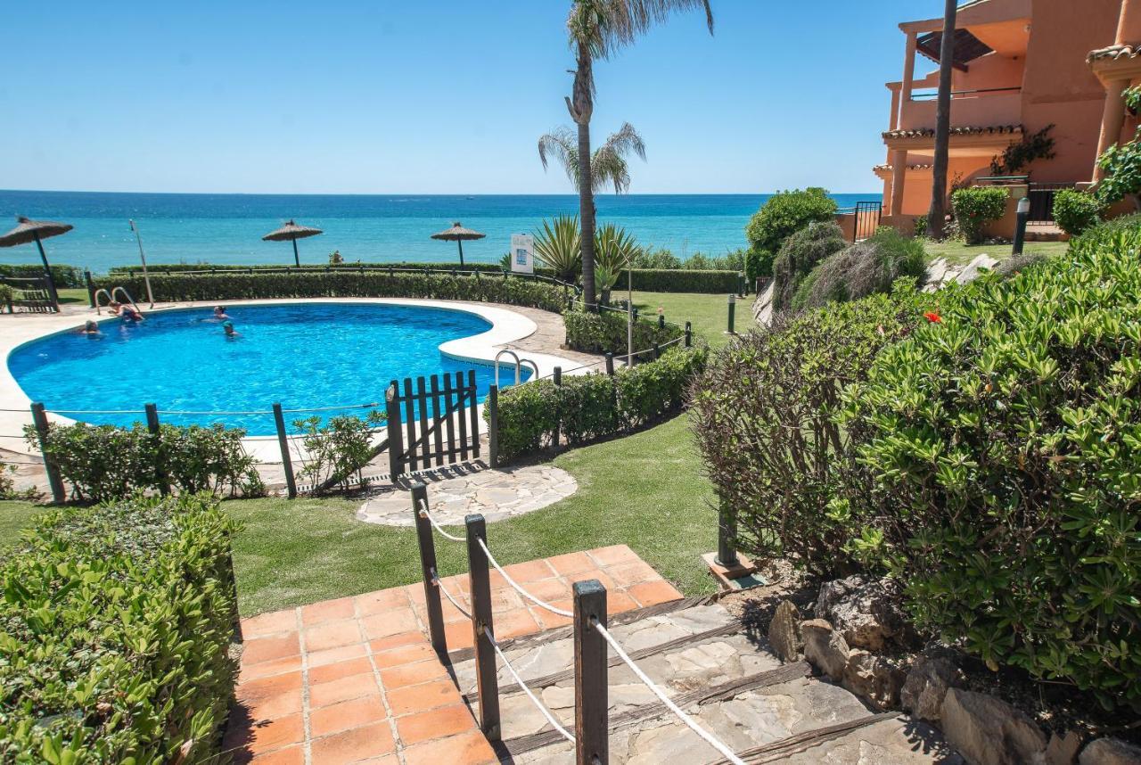 Fantastic Beachfront Apartment Estepona Ngoại thất bức ảnh