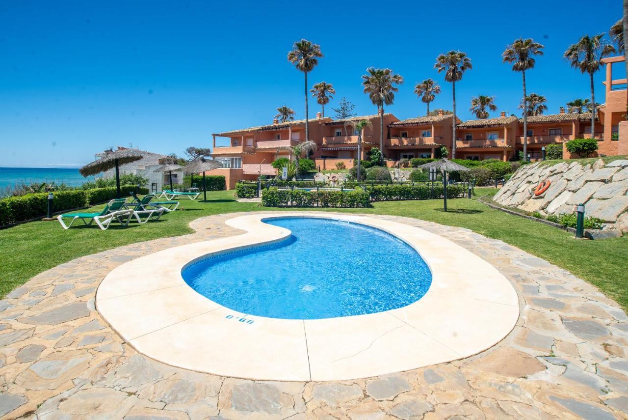 Fantastic Beachfront Apartment Estepona Ngoại thất bức ảnh